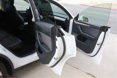 2023 Tesla Model Y Long Range  WE FINANCE - Photo 11 - Rialto, CA 92376-8618