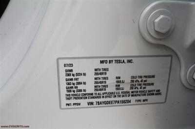 2023 Tesla Model Y Long Range  WE FINANCE - Photo 16 - Rialto, CA 92376-8618