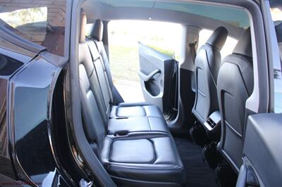 2023 Tesla Model Y Long Range  7 Passengers - Photo 14 - Rialto, CA 92376-8618