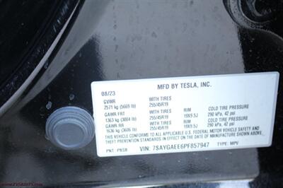 2023 Tesla Model Y Long Range  7 Passengers - Photo 22 - Rialto, CA 92376-8618