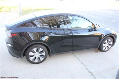 2023 Tesla Model Y Long Range  7 Passengers - Photo 9 - Rialto, CA 92376-8618