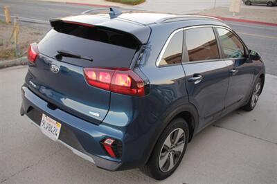 2020 Kia Niro LX   - Photo 7 - Rialto, CA 92376-8618