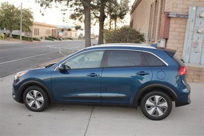 2020 Kia Niro LX   - Photo 4 - Rialto, CA 92376-8618