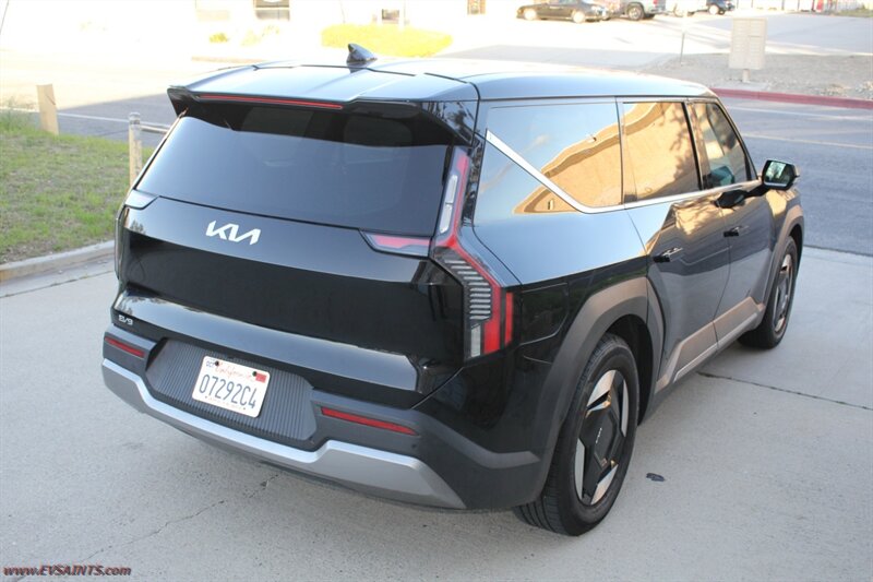 2024 Kia EV9 Light - Photo 7 - Rialto, CA 92376-8618