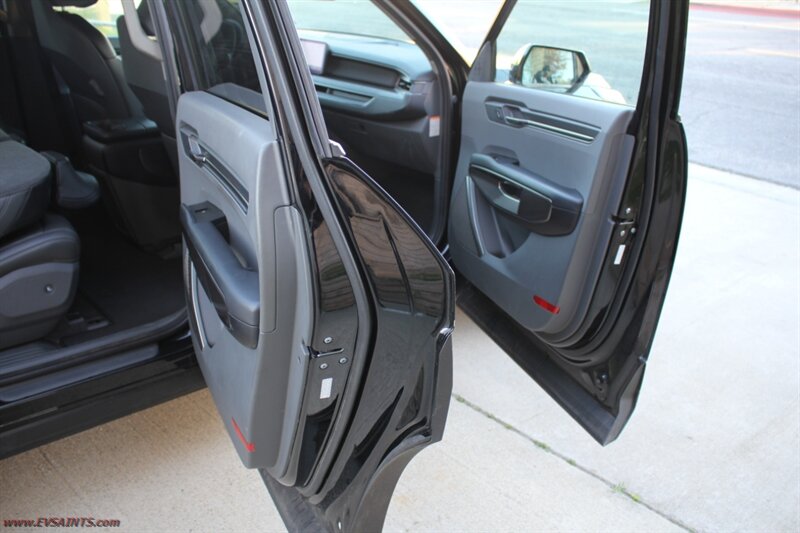 2024 Kia EV9 Light - Photo 10 - Rialto, CA 92376-8618