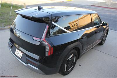2024 Kia EV9 Light - Photo 8 - Rialto, CA 92376-8618