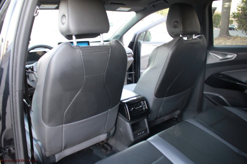 2023 Volkswagen ID.4 Pro S Finance Available - Photo 18 - Rialto, CA 92376-8618