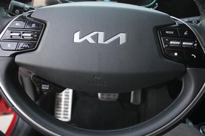 2023 Kia Niro EX Touring   - Photo 27 - Rialto, CA 92376-8618