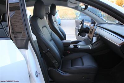 2022 Tesla Model Y Long Range  We Finance - Photo 17 - Rialto, CA 92376-8618