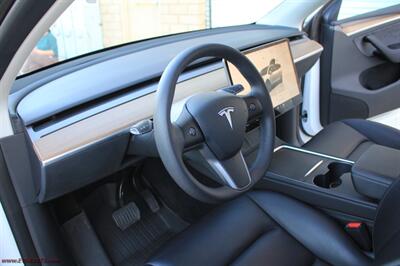 2022 Tesla Model Y Long Range  We Finance - Photo 13 - Rialto, CA 92376-8618