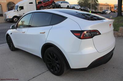2022 Tesla Model Y Long Range  We Finance - Photo 6 - Rialto, CA 92376-8618