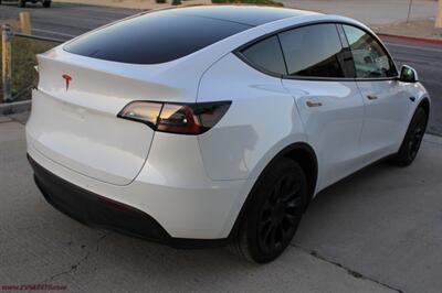 2022 Tesla Model Y Long Range  We Finance - Photo 8 - Rialto, CA 92376-8618
