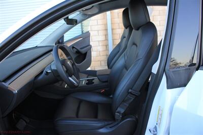 2022 Tesla Model Y Long Range  We Finance - Photo 12 - Rialto, CA 92376-8618