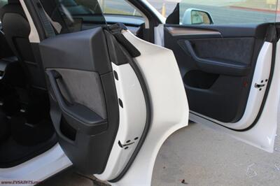 2022 Tesla Model Y Long Range  We Finance - Photo 14 - Rialto, CA 92376-8618