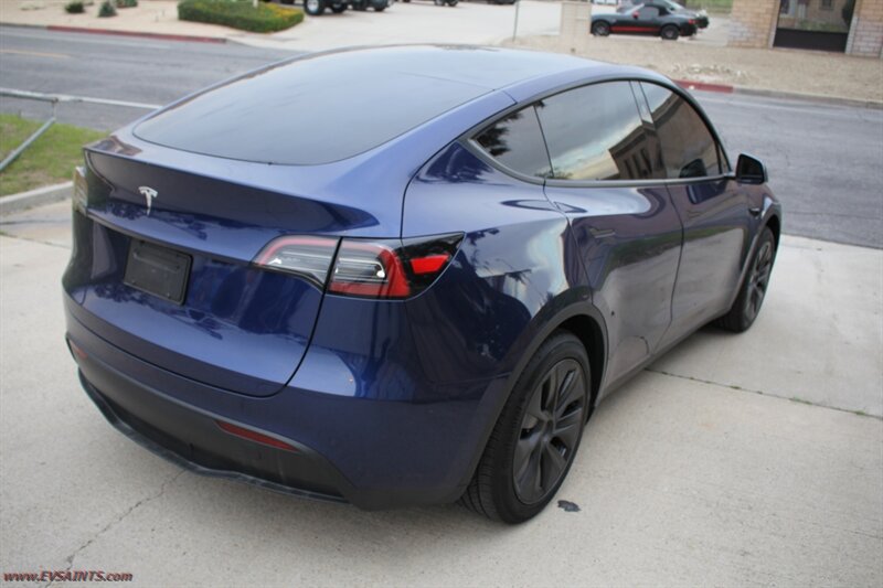 2025 Tesla Model Y Long Range - Photo 8 - Rialto, CA 92376-8618
