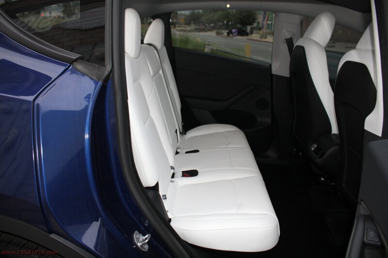 2025 Tesla Model Y Long Range - Photo 13 - Rialto, CA 92376-8618