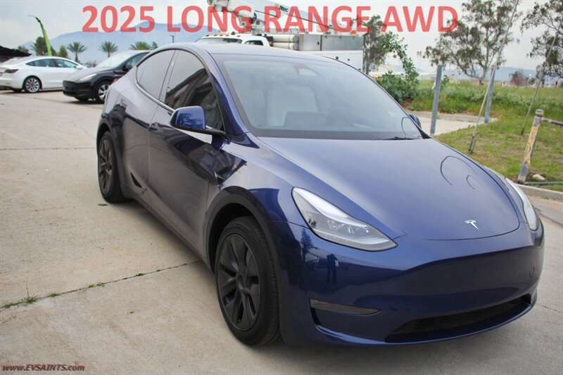 2025 Tesla Model Y Long Range   - Photo 1 - Rialto, CA 92376-8618