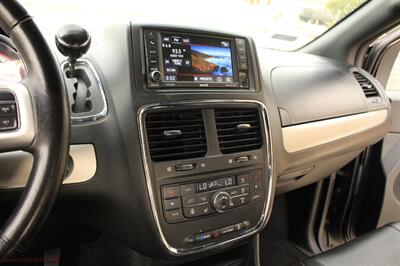 2018 Dodge Grand Caravan GT  We Finance - Photo 19 - Rialto, CA 92376-8618