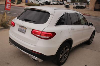 2019 Mercedes-Benz GLC GLC 300  WE FINANCE - Photo 8 - Rialto, CA 92376-8618