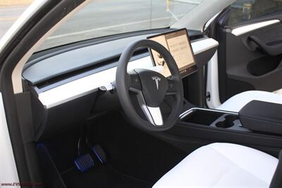 2023 Tesla Model Y Long Range  7-Seat We Finance We Rebate - Photo 18 - Rialto, CA 92376-8618