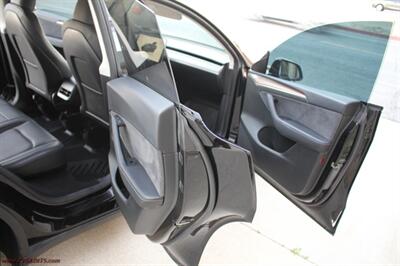 2023 Tesla Model Y Performance  All Black Premium - Photo 14 - Rialto, CA 92376-8618