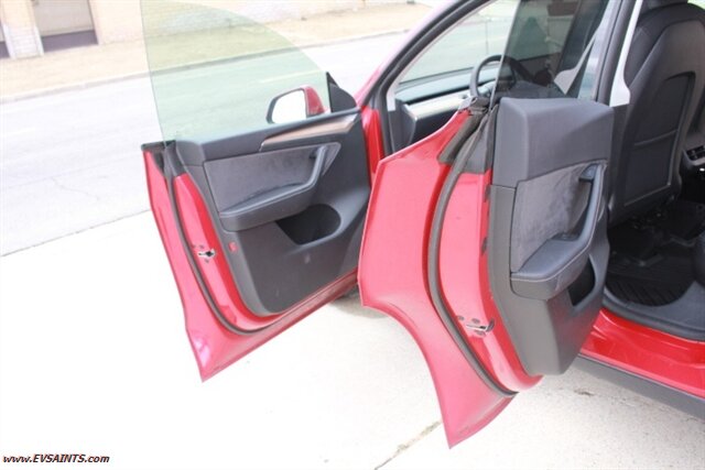 2022 Tesla Model Y Long Range - Photo 15 - Rialto, CA 92376-8618