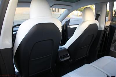 2023 Tesla Model Y Long Range  7-Seats - Photo 16 - Rialto, CA 92376-8618