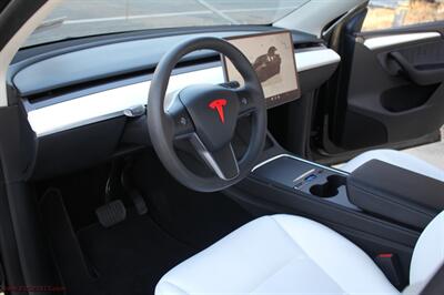 2023 Tesla Model Y Long Range  7-Seats - Photo 15 - Rialto, CA 92376-8618