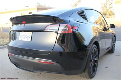 2023 Tesla Model Y Long Range  7-Seats - Photo 7 - Rialto, CA 92376-8618