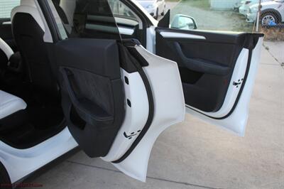 2023 Tesla Model Y Long Range  7 Seats - Photo 9 - Rialto, CA 92376-8618