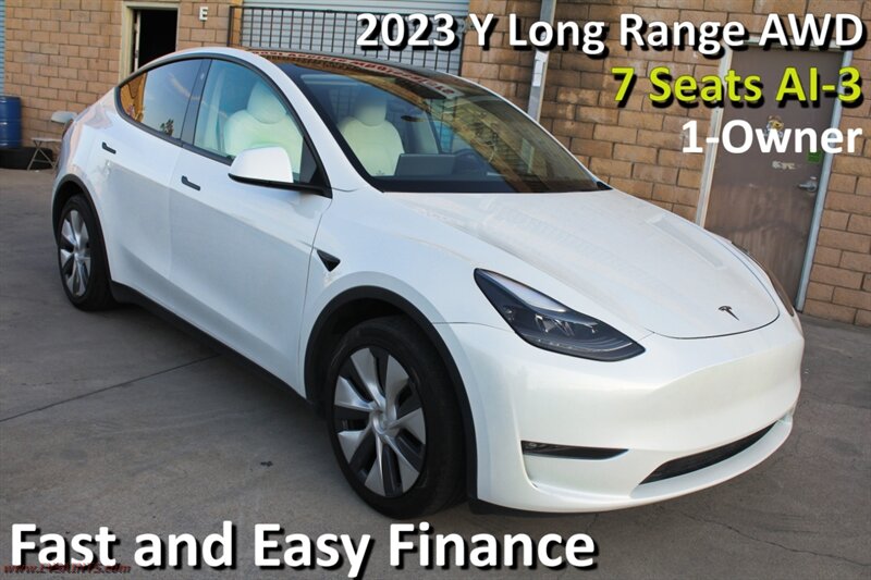 2023 Tesla Model Y Long Range  7 Seats - Photo 1 - Rialto, CA 92376-8618