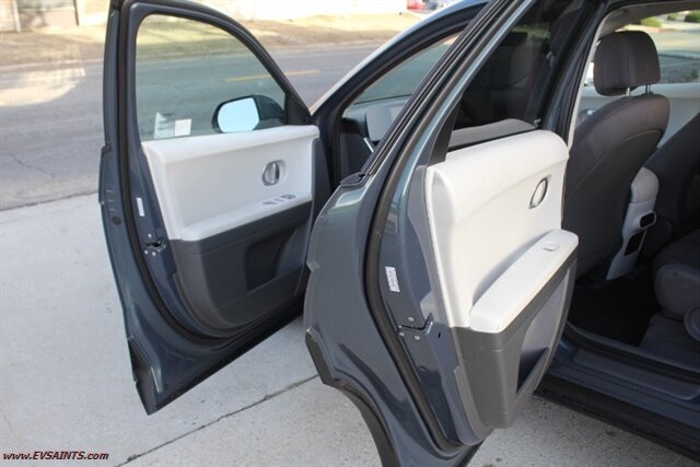 2024 Hyundai IONIQ 5 SEL RWD LONG RANGE - Photo 8 - Rialto, CA 92376-8618