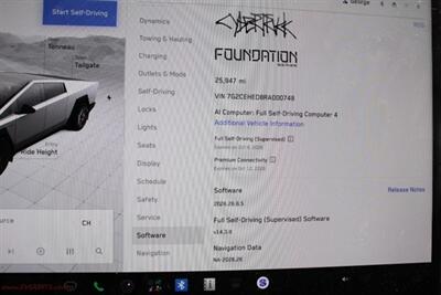 2024 Tesla Cybertruck Foundation   - Photo 21 - Rialto, CA 92376-8618