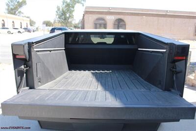 2024 Tesla Cybertruck Foundation   - Photo 16 - Rialto, CA 92376-8618