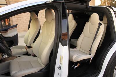 2020 Tesla Model X Long Range Plus   - Photo 11 - Rialto, CA 92376-8618