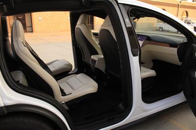 2020 Tesla Model X Long Range Plus   - Photo 14 - Rialto, CA 92376-8618