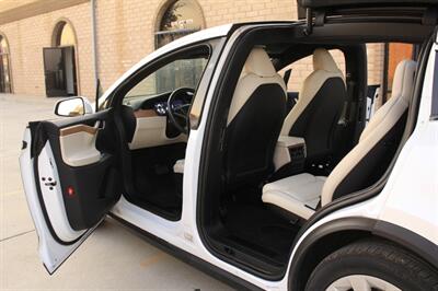2020 Tesla Model X Long Range Plus   - Photo 12 - Rialto, CA 92376-8618