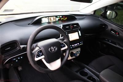 2018 Toyota Prius Two   - Photo 15 - Rialto, CA 92376-8618