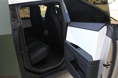 2024 Tesla Cybertruck FOUNDATION  WARRANTY - FINANCING - Photo 14 - Rialto, CA 92376-8618