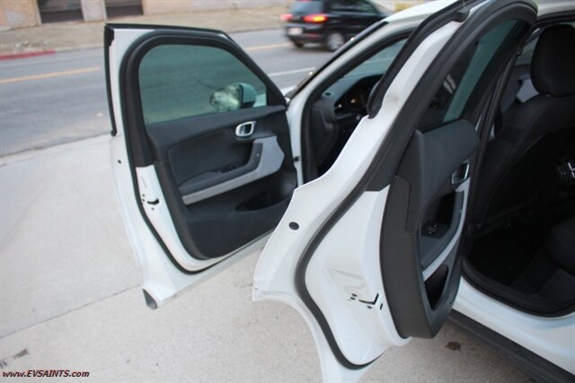 2022 Polestar 2 Long Range Dual Moto 076710 - Photo 18 - Rialto, CA 92376-8618