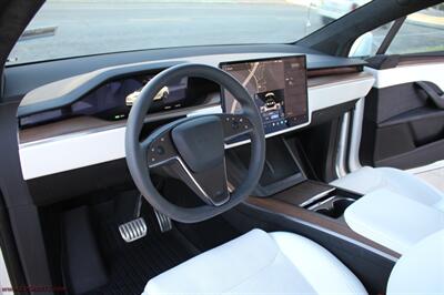 2023 Tesla Model X AWD  We Finance - Photo 17 - Rialto, CA 92376-8618