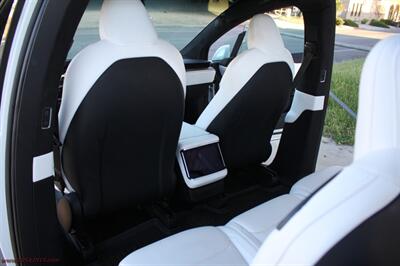 2023 Tesla Model X AWD  We Finance - Photo 18 - Rialto, CA 92376-8618