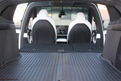 2023 Tesla Model X AWD  We Finance - Photo 19 - Rialto, CA 92376-8618