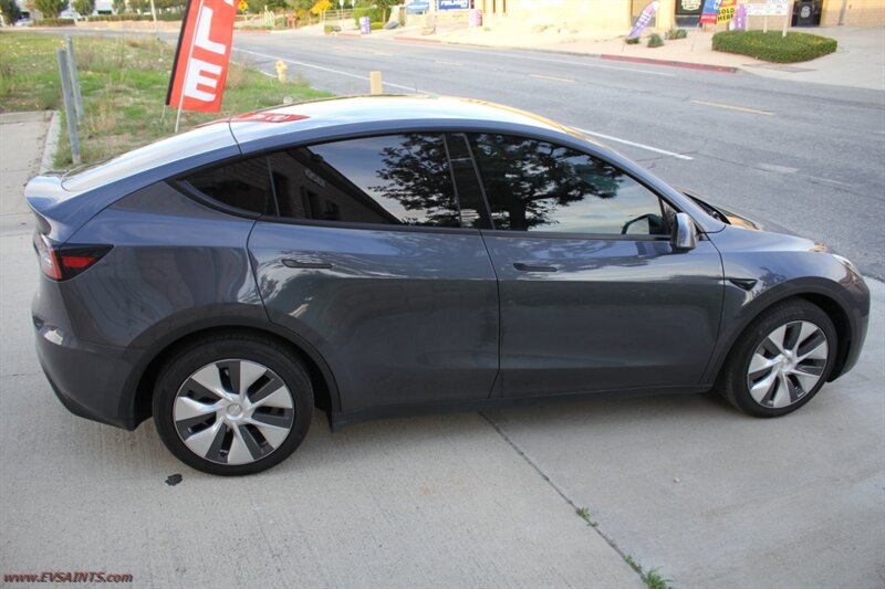 2023 Tesla Model Y Long Range - Photo 8 - Rialto, CA 92376-8618
