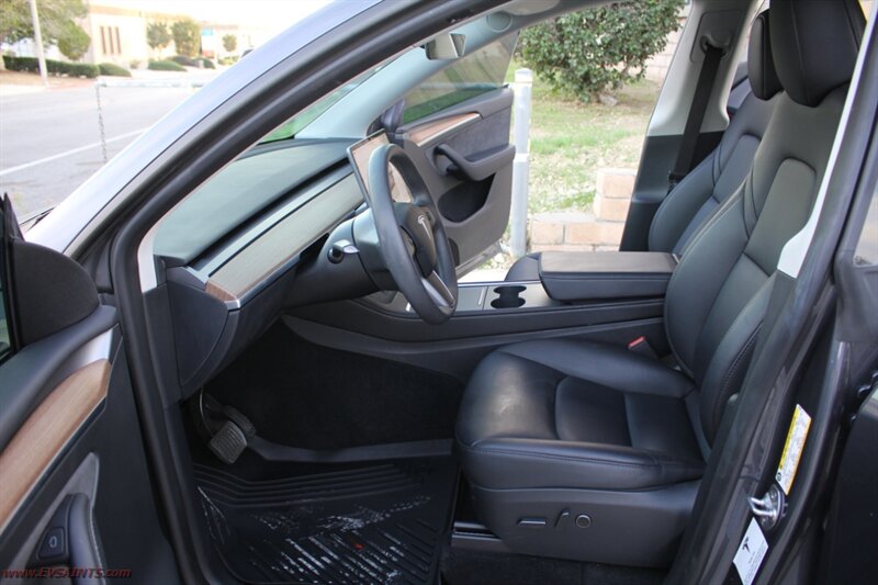 2023 Tesla Model Y Long Range - Photo 9 - Rialto, CA 92376-8618