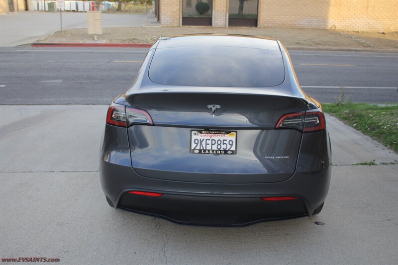2023 Tesla Model Y Long Range - Photo 6 - Rialto, CA 92376-8618