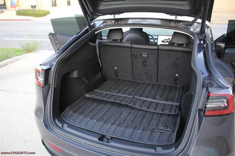 2023 Tesla Model Y Long Range - Photo 13 - Rialto, CA 92376-8618