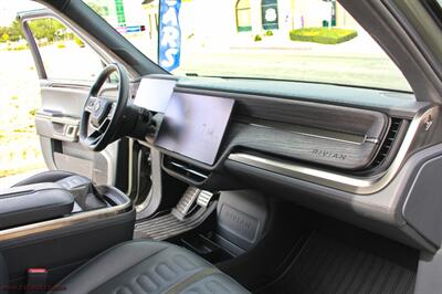 2022 Rivian R1T LAUNCH ED  AWD Select Quadro Motor - Photo 19 - Rialto, CA 92376-8618