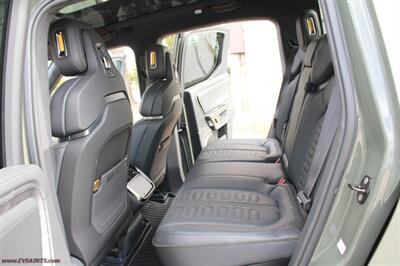 2022 Rivian R1T LAUNCH ED  AWD Select Quadro Motor - Photo 15 - Rialto, CA 92376-8618
