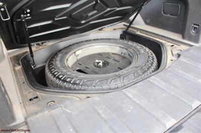2022 Rivian R1T LAUNCH ED  AWD Select Quadro Motor - Photo 8 - Rialto, CA 92376-8618